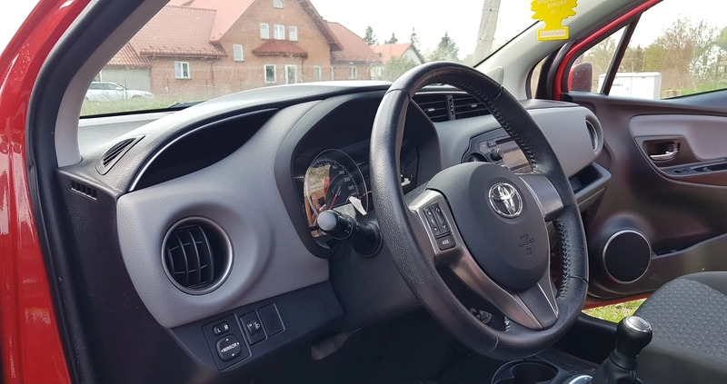 Toyota Yaris cena 39500 przebieg: 34000, rok produkcji 2015 z Proszowice małe 742